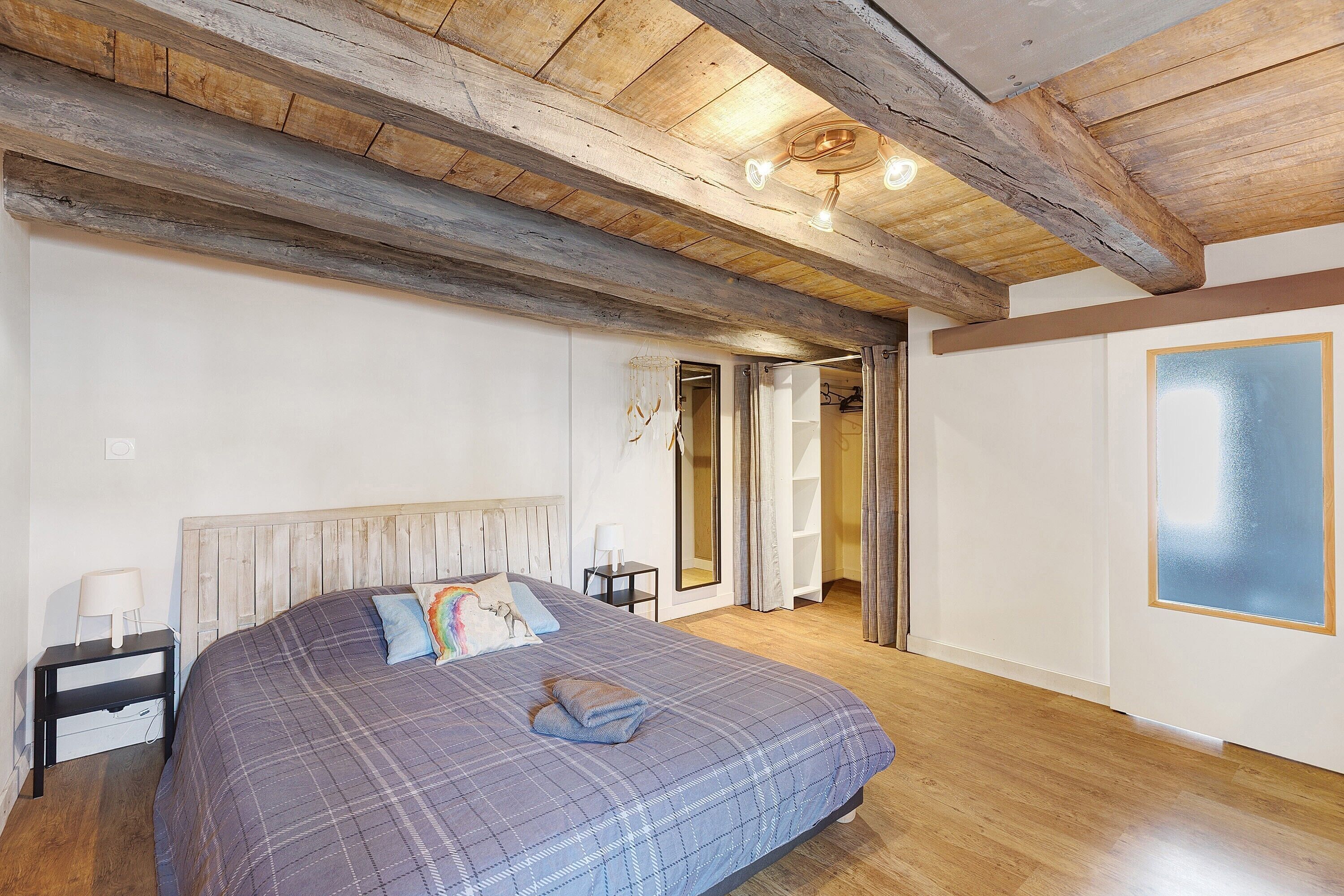 1 chambre, fer et planche à repasser, Wi-Fi, draps fournis