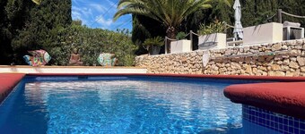 VILLA CHIC | Private pool | close to town and beach (1,5 km. aprox.)