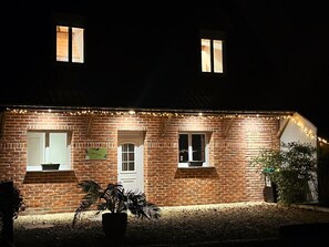 Exterior - Whole House (Wittes)