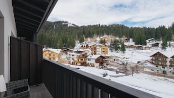 Chambre Quadruple Familiale, balcon, vue montagne