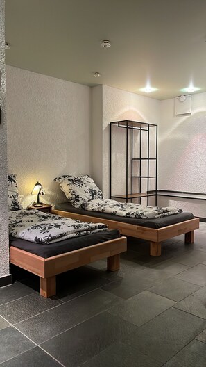 4 makuuhuonetta, internet