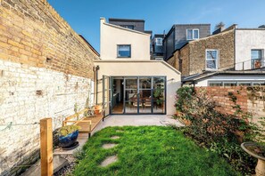 Exterior - Tennyson House, by Veeve (London)