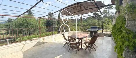 屋外ダイニングエリア