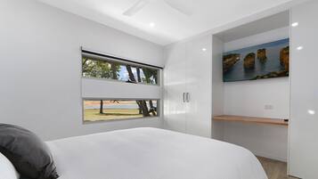 2 habitaciones, tabla de planchar con plancha, internet y ropa de cama