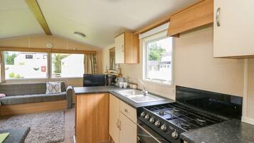 Cookware/dishes/utensils