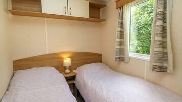2 bedrooms, individually decorated, individually furnished, free WiFi