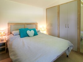 2 habitaciones, decoración personalizada y muebles diferentes 