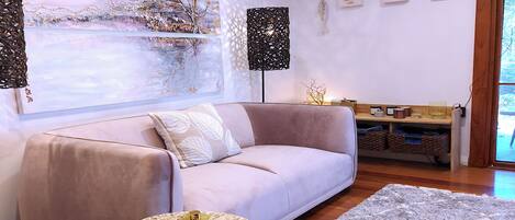 House, 3 Bedrooms, Hot Tub, Garden View | Living room