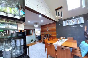 House, 3 Bedrooms, Hot Tub, Garden View | Dining - Charming Retreat! at Famous Palm Beach! Outdoor Spa Till 8! Walk to Ocean Beach! (Sydney)