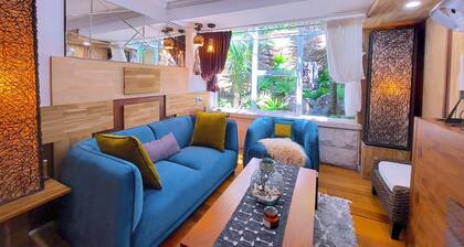 Charming Retreat! at Famous Palm Beach! Outdoor Spa Till 8! Walk to Ocean Beach!