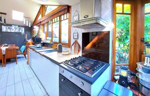 Ferienhaus, 3 Schlafzimmer, Whirlpool, Gartenblick | Innenbereich