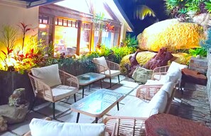 Huis, 3 slaapkamers, bubbelbad, uitzicht op tuin | Zwembad