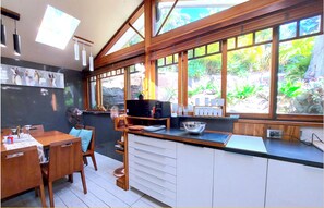 House, 3 Bedrooms, Hot Tub, Garden View | Interior