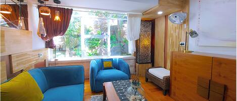 House, 3 Bedrooms, Hot Tub, Garden View | Living room