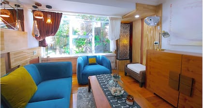 Charming Retreat! at Famous Palm Beach! Outdoor Spa Till 8! Walk to Ocean Beach!