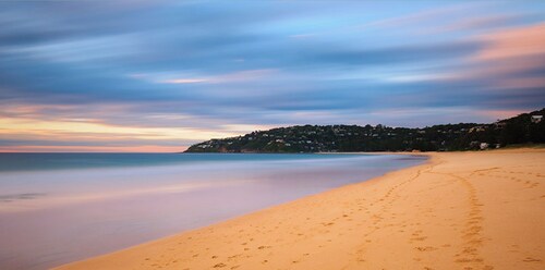 Charming Retreat! at Famous Palm Beach! Outdoor Spa Till 8! Walk to Ocean Beach!