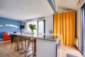Dining - 700m from beach - House for 4 - Garden & BBQ (Dinard)
