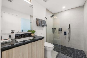 تجهيزات دش، مجففات شعر، مناشف