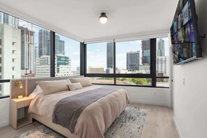 2 bedrooms, iron/ironing board, WiFi, bed sheets - 2BR · Walk to FIFA Fan Fest · Walkable Hub (Miami)