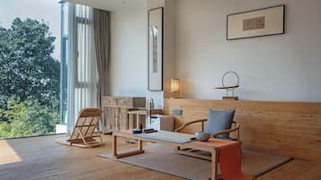 Standard Double Room, Mountain View | Dihias secara berasingan, dilengkapkan perabot secara berasingan