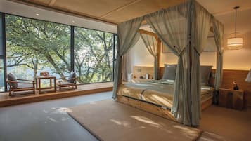Suite Junior, vista montagna | Con stile personalizzato, con arredamento individuale, tende oscuranti