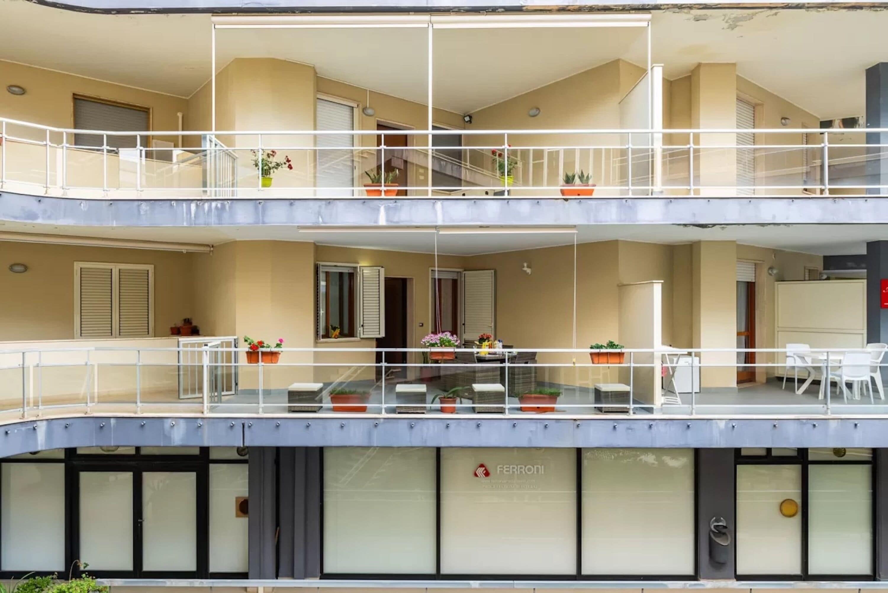 Apartamento, 2 quartos, sacada, vista para a cidade | Sacada