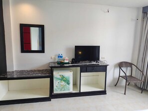 Standard Twin Room | In-room safe, desk, laptop workspace, free WiFi - Chilli House Patong (Patong)