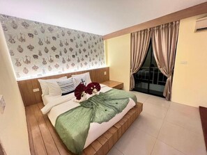 Superior Double Room, Balcony, City View | In-room safe, desk, laptop workspace, free WiFi - Chilli House Patong (Patong)