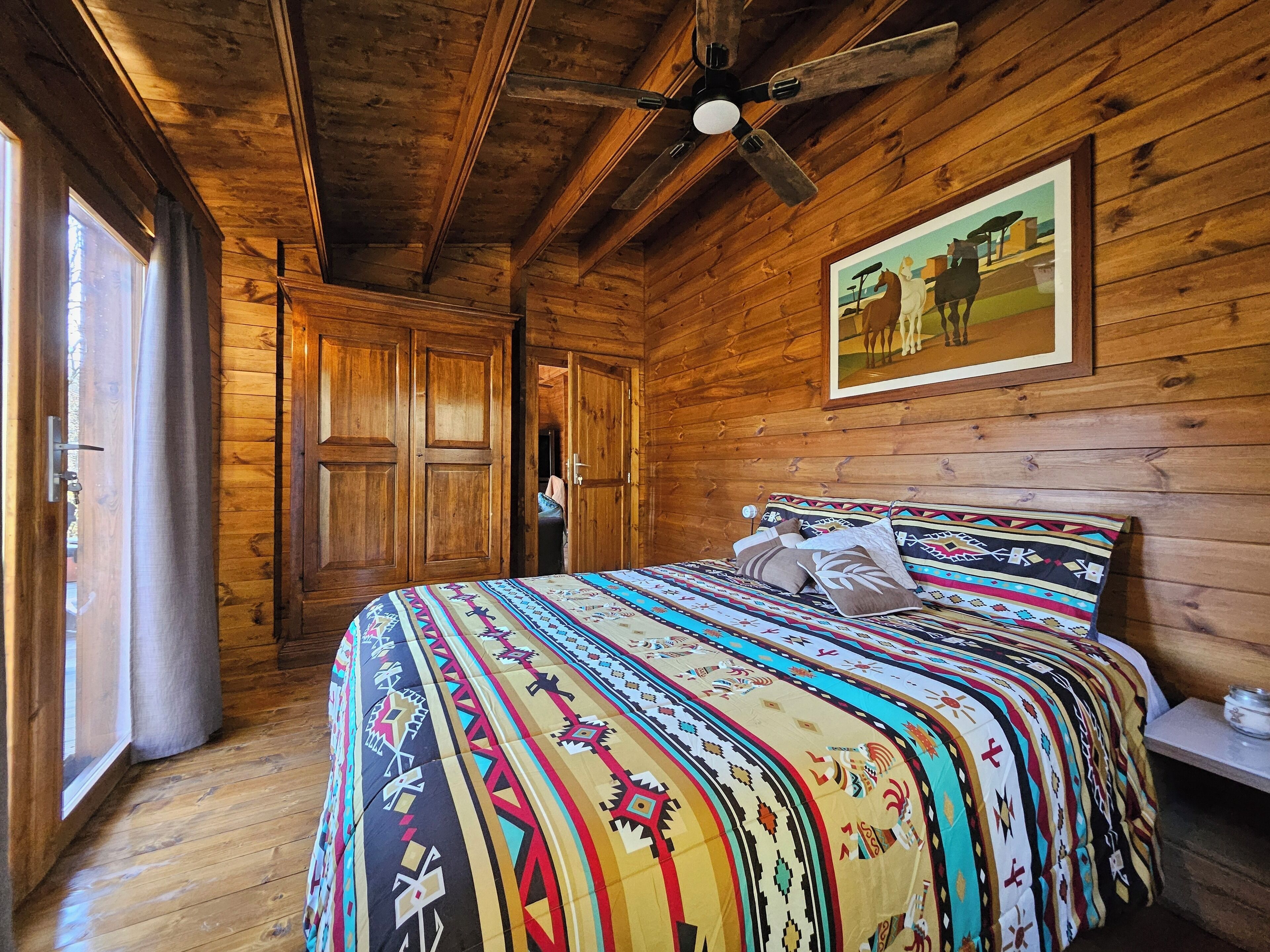 Rideaux occultants, fer et planche à repasser, Wi-Fi gratuit