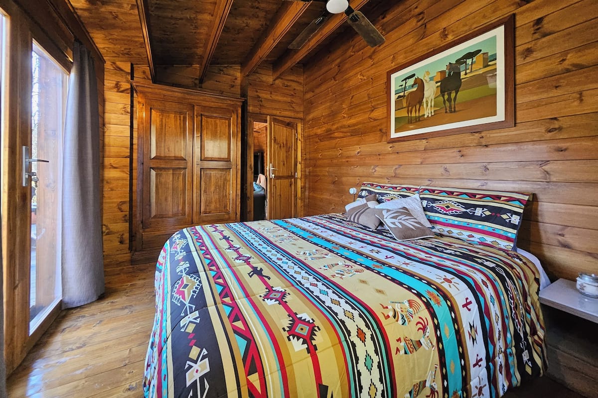 Rideaux occultants, fer et planche à repasser, Wi-Fi gratuit