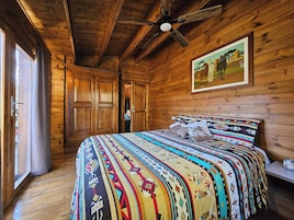 Cortinas blackout, tabla de planchar con plancha y wifi gratis