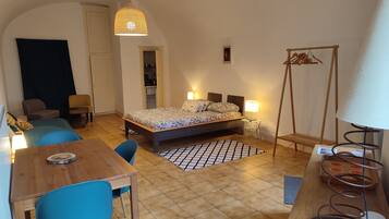 Studio, Multiple Beds, Non Smoking, Annex Building | Living area