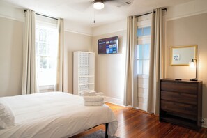 3 dormitorios, tabla de planchar con plancha, wifi gratis y ropa de cama