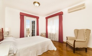 7 chambres, fer et planche à repasser, Wi-Fi gratuit, draps fournis