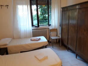 Camera Basic con 2 letti singoli, vista giardino | Wi-Fi gratuito