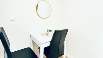 Basic-Apartment | Bügeleisen/Bügelbrett
