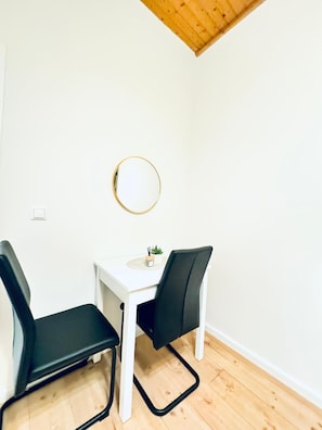 Apartamento básico | Tabla de planchar con plancha
