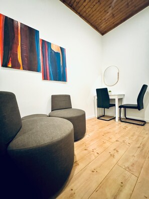 Basic Apartment | Iron/ironing board - Elegant Five Bedroom Residence Alterlaa (Vienna)