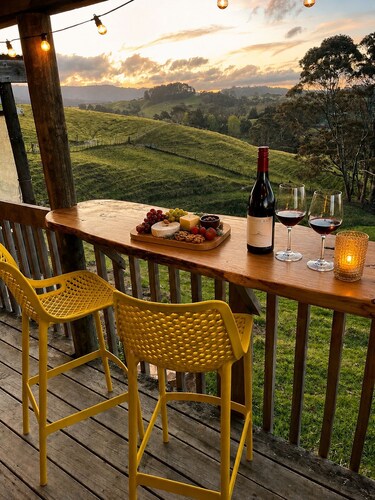 Swallows Nest Cottage -self contained with amazing views and outdoor bath.