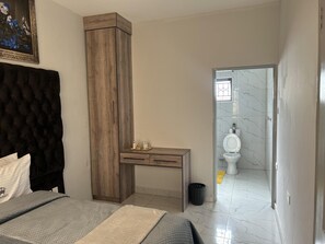 1 bedroom, iron/ironing board, free WiFi, bed sheets - Boutique Ensuite Room Mineheart Hotel, Masvingo (Masvingo)