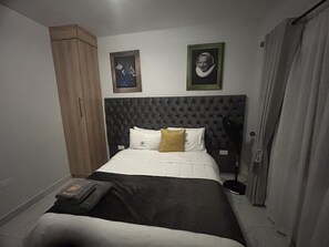 1 bedroom, iron/ironing board, free WiFi, bed sheets - Boutique Ensuite Room Mineheart Hotel, Masvingo (Masvingo)