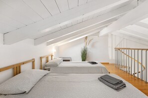 2 chambres, fer et planche à repasser, Wi-Fi, draps fournis