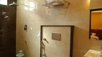 Shower, free toiletries, towels