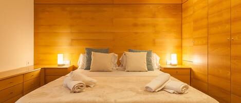 3 bedrooms, WiFi, bed sheets