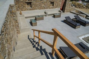 Property grounds - Aether Mykonos 5BR Villa with Port & Town Views (Tourlos)