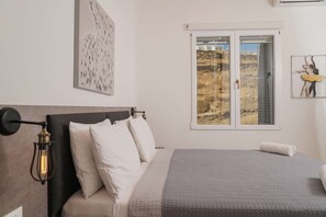 5 bedrooms, bed sheets - Aether Mykonos 5BR Villa with Port & Town Views (Tourlos)