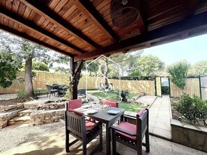 Outdoor dining - La petite Provence, in a secure residence with swimming pool (Tourrettes)