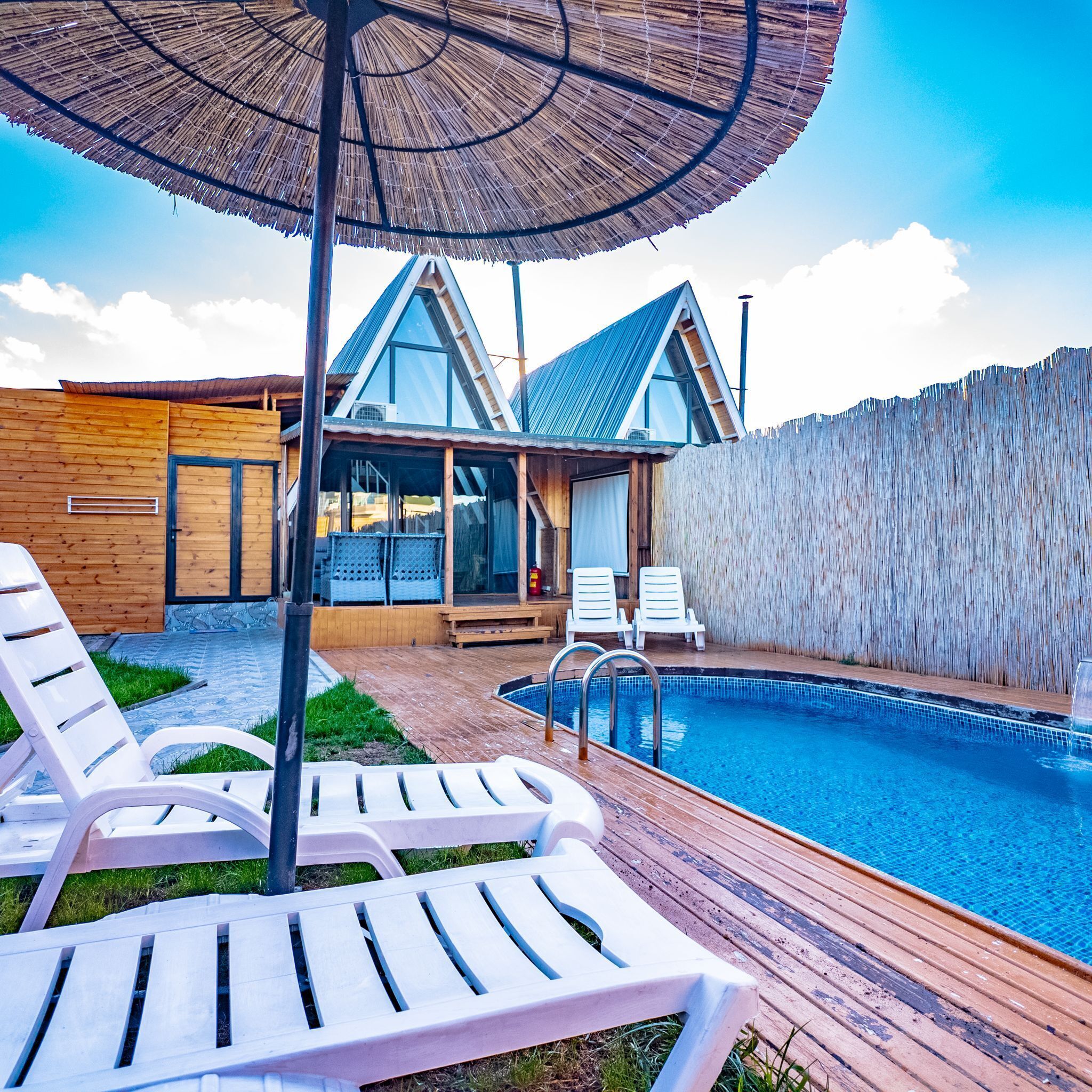 Bungalou Comfort, vistes a la piscina | Wifi gratuïta 