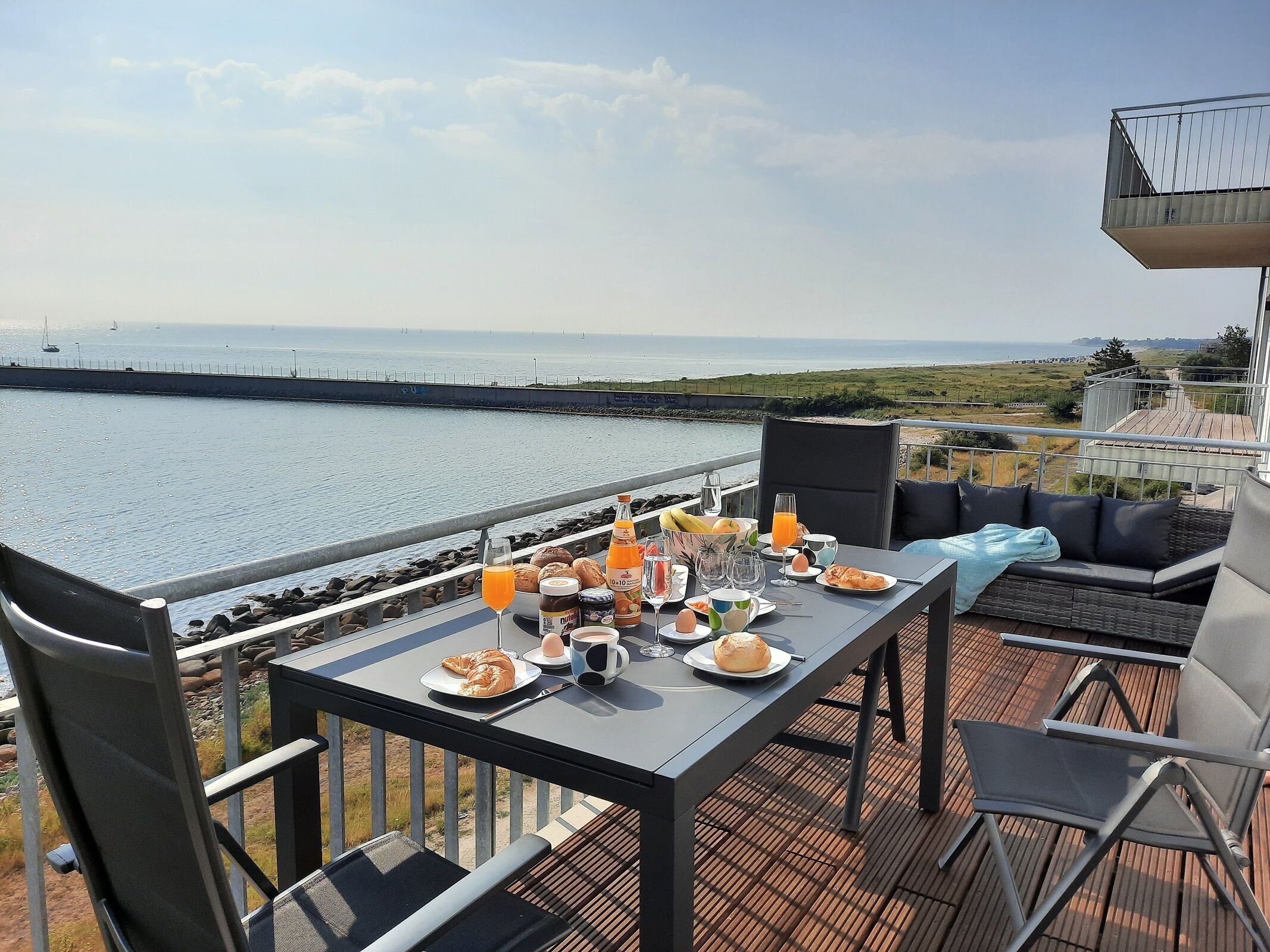 屋外ダイニングエリア