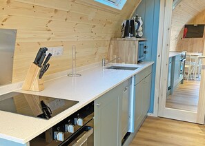 Fridge, oven, stovetop, toaster